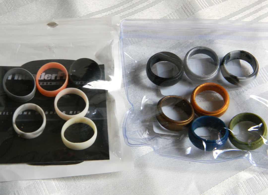 p047 (2) New Packages of Silicone Rings in Size 8 & 9.5