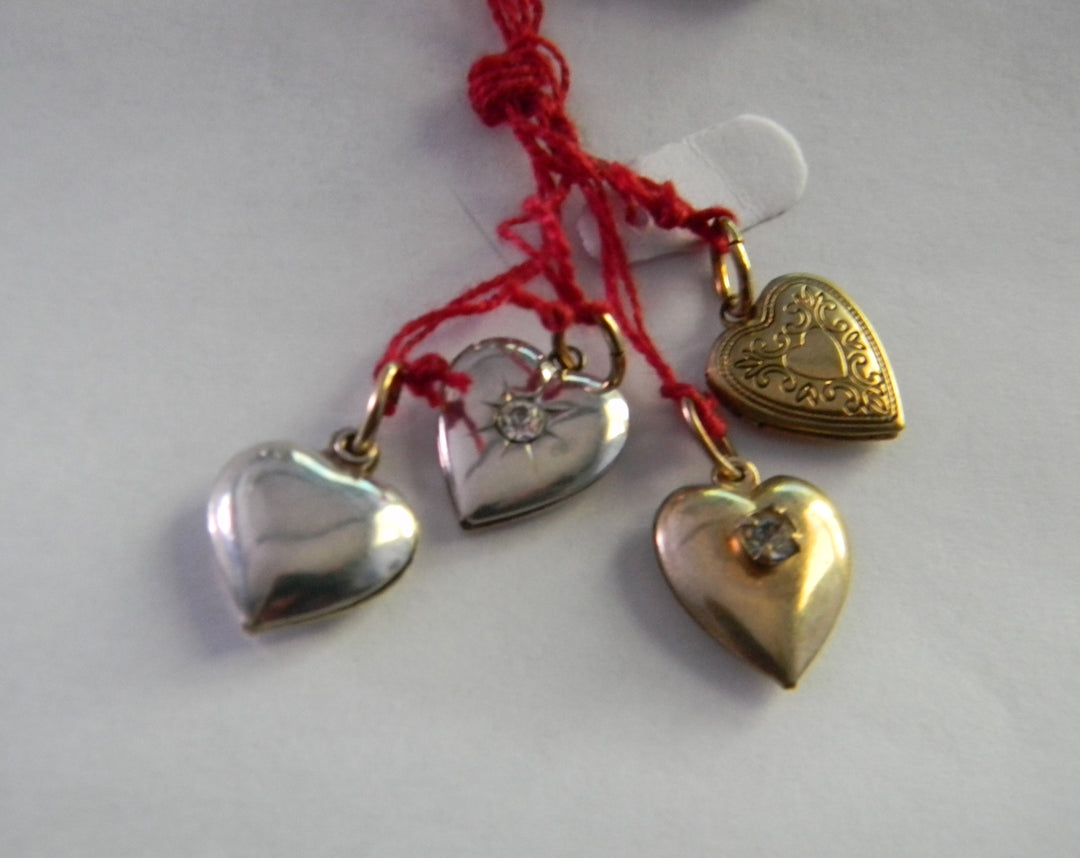 p466 Set of 4 Heart Locket/ Pendant in Gold/Silver Tone (No chain)