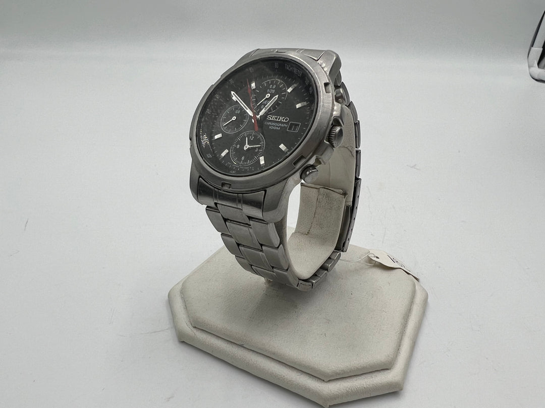 t966 Seiko Chronograph 100M Quartz 2010s Date - Ref 7T92