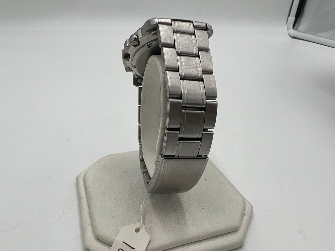 t966 Seiko Chronograph 100M Quartz 2010s Date - Ref 7T92