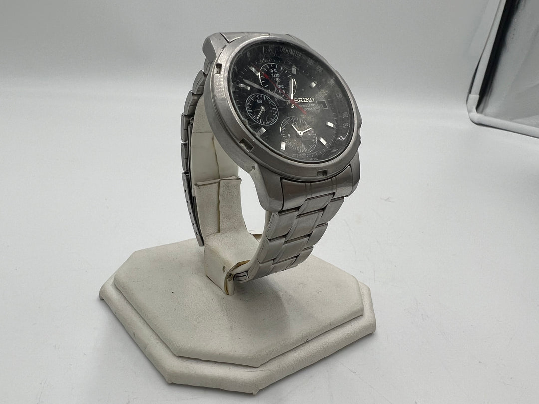 t966 Seiko Chronograph 100M Quartz 2010s Date - Ref 7T92