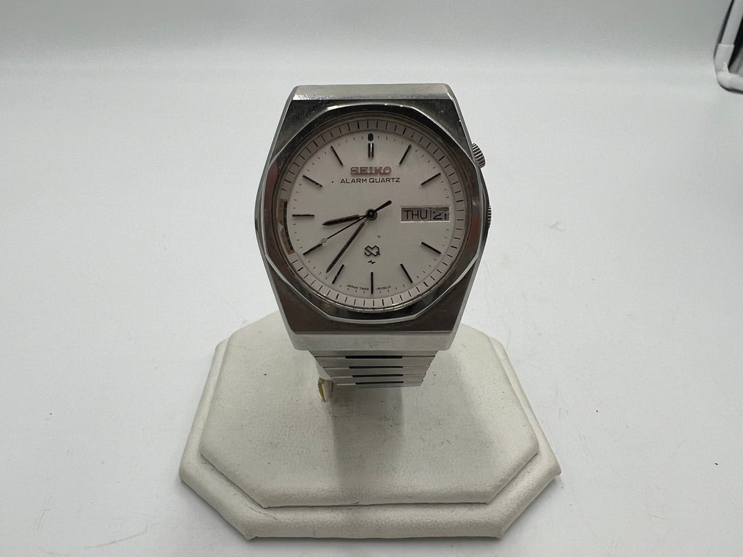 t972 Seiko Quartz Alarm Day Date Mid 80s - Ref 7223