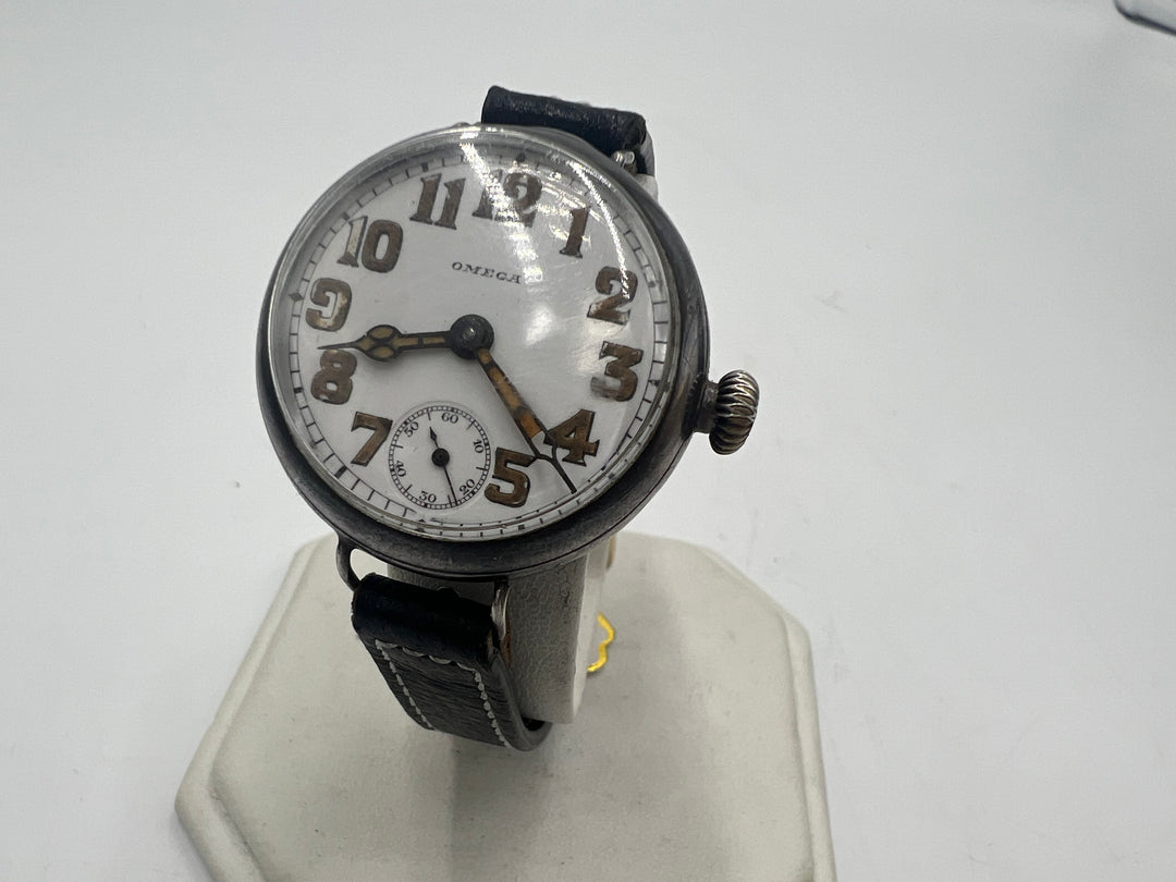 u008 OMEGA 1915s "Trench Watch" Calibre 13 Enamel & Radium Dial