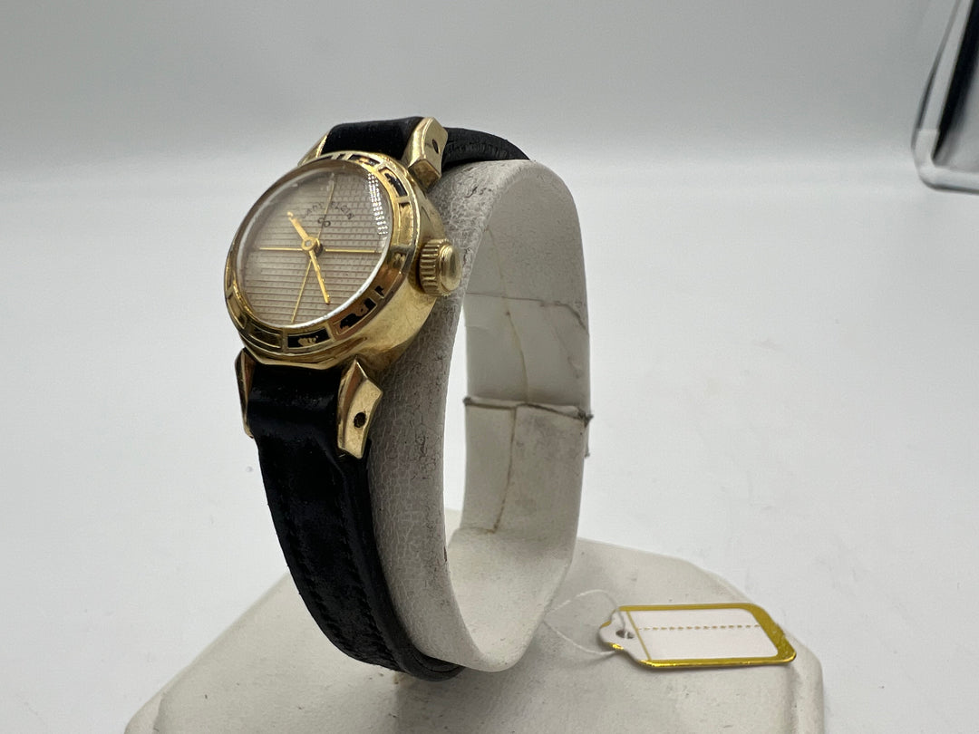 u038 Lady Elgin 1940s 14k Gold Filled Wrist Watch