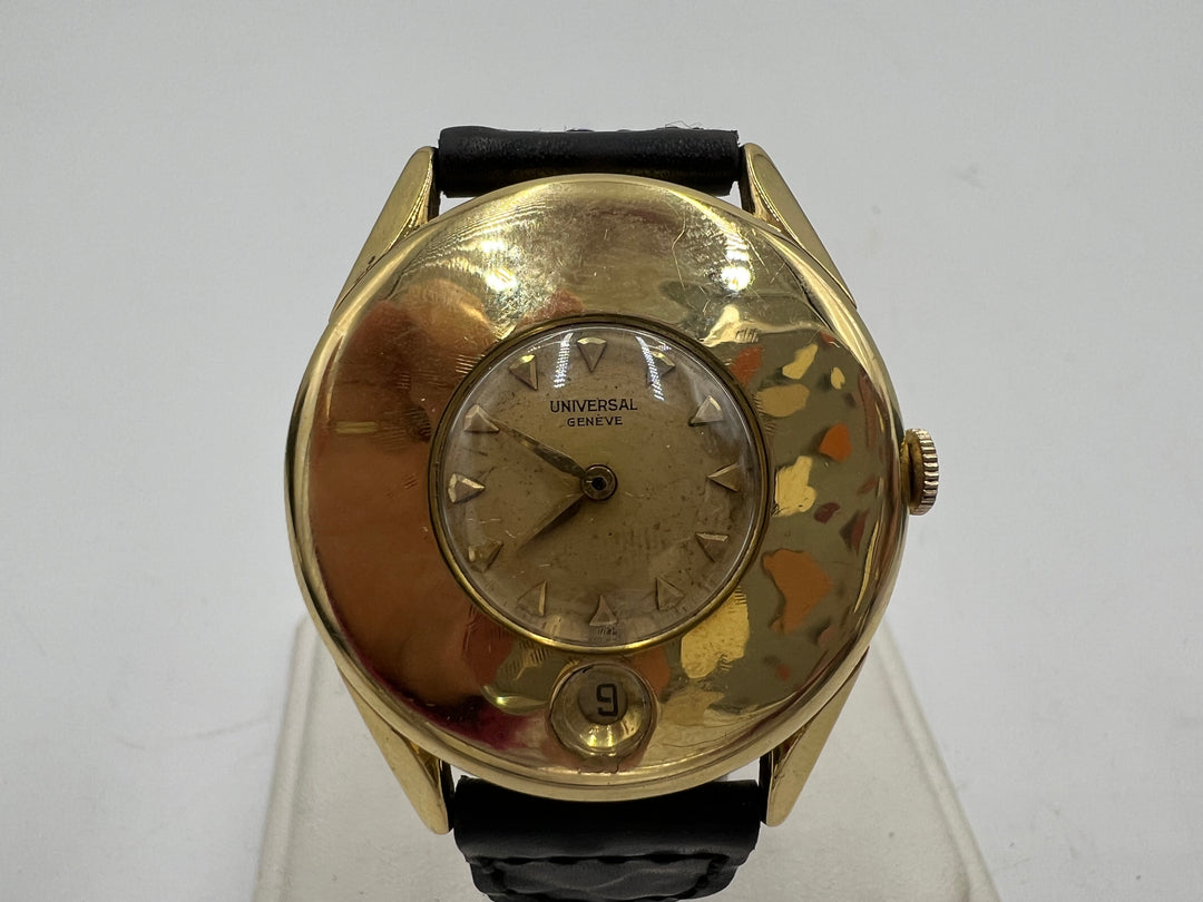 u064 Universal Geneve 1950s 18k Gold Bumper Automatic Date