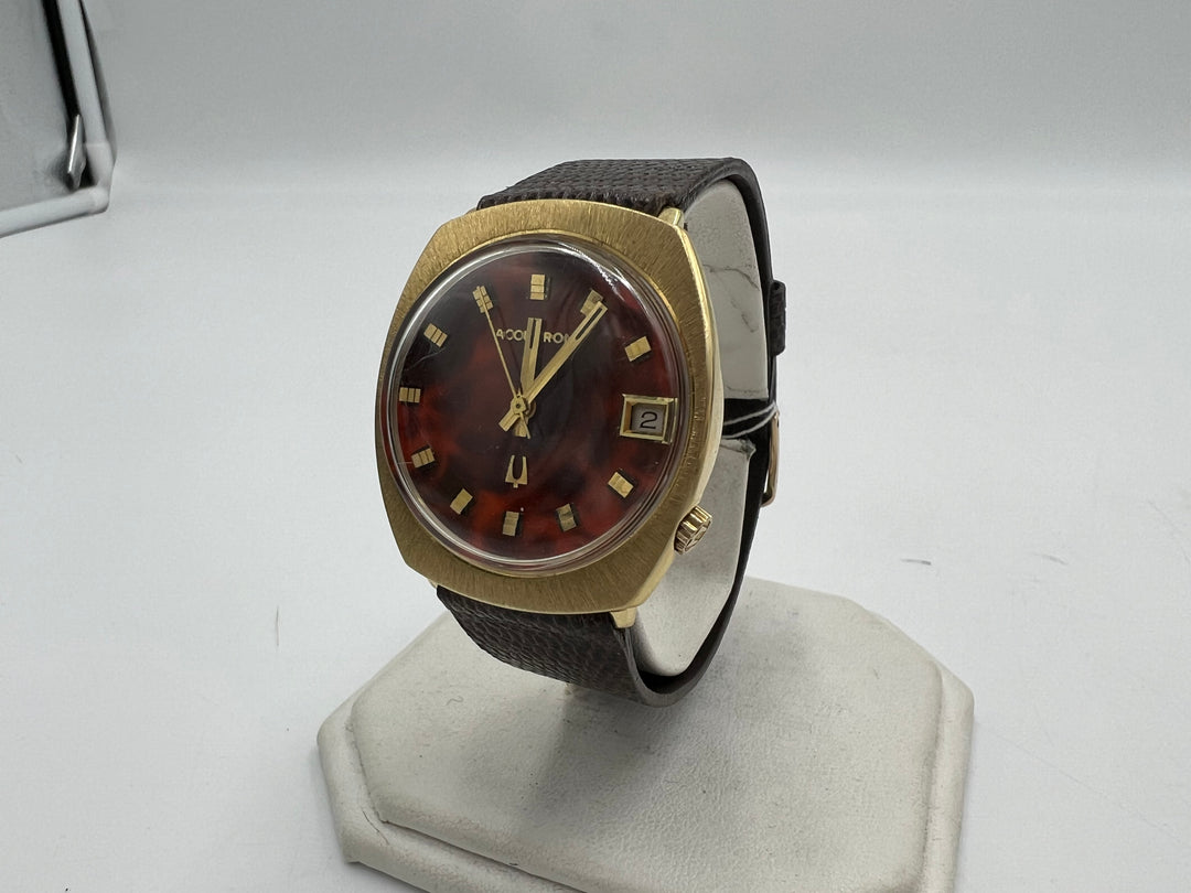 u077 Bulova Accutron 14k Gold Case w/ Leather Band