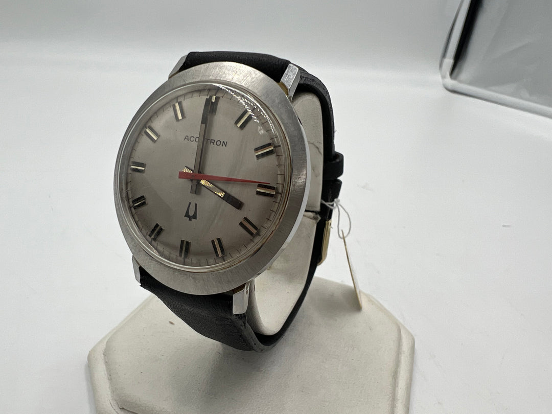 u086 Bulova Accutron Silver Dial w/ Leather Strap