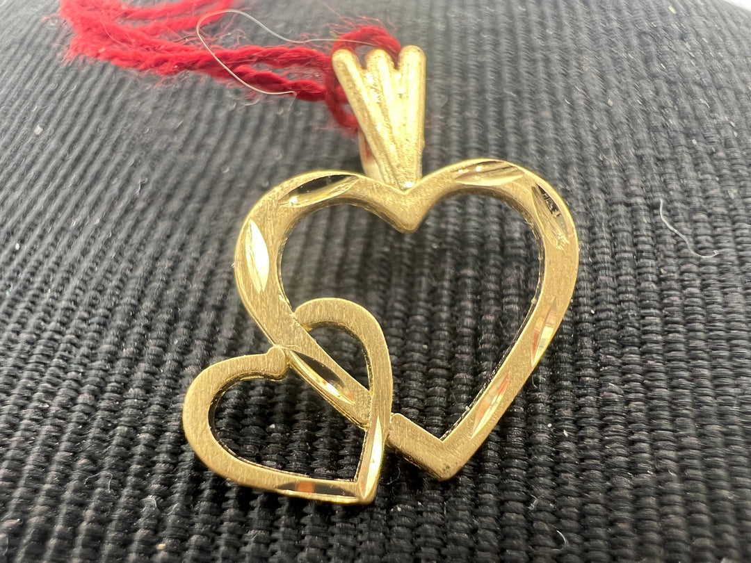 u130 Stunning 14kt Yellow Gold 2 Hearts Charm Pendant