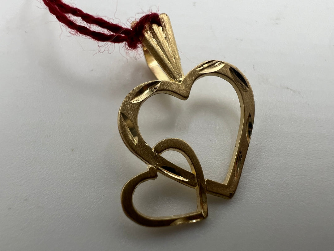 u130 Stunning 14kt Yellow Gold 2 Hearts Charm Pendant