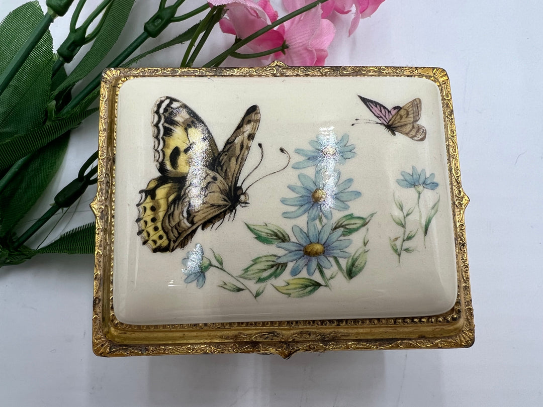 u135 Elegant Butterfly Gold Tone Trinket Box