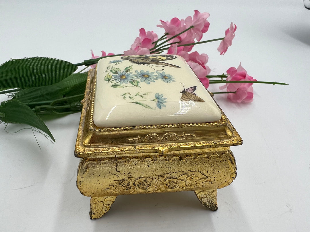 u135 Elegant Butterfly Gold Tone Trinket Box