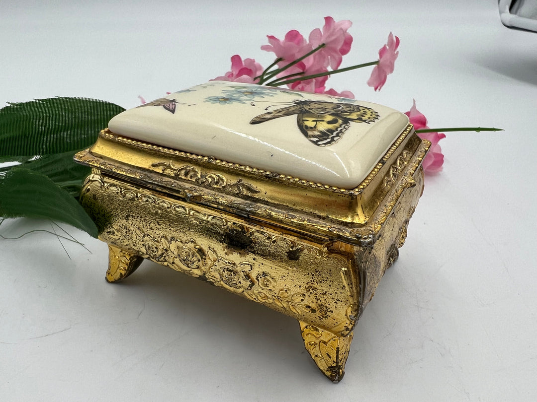 u135 Elegant Butterfly Gold Tone Trinket Box