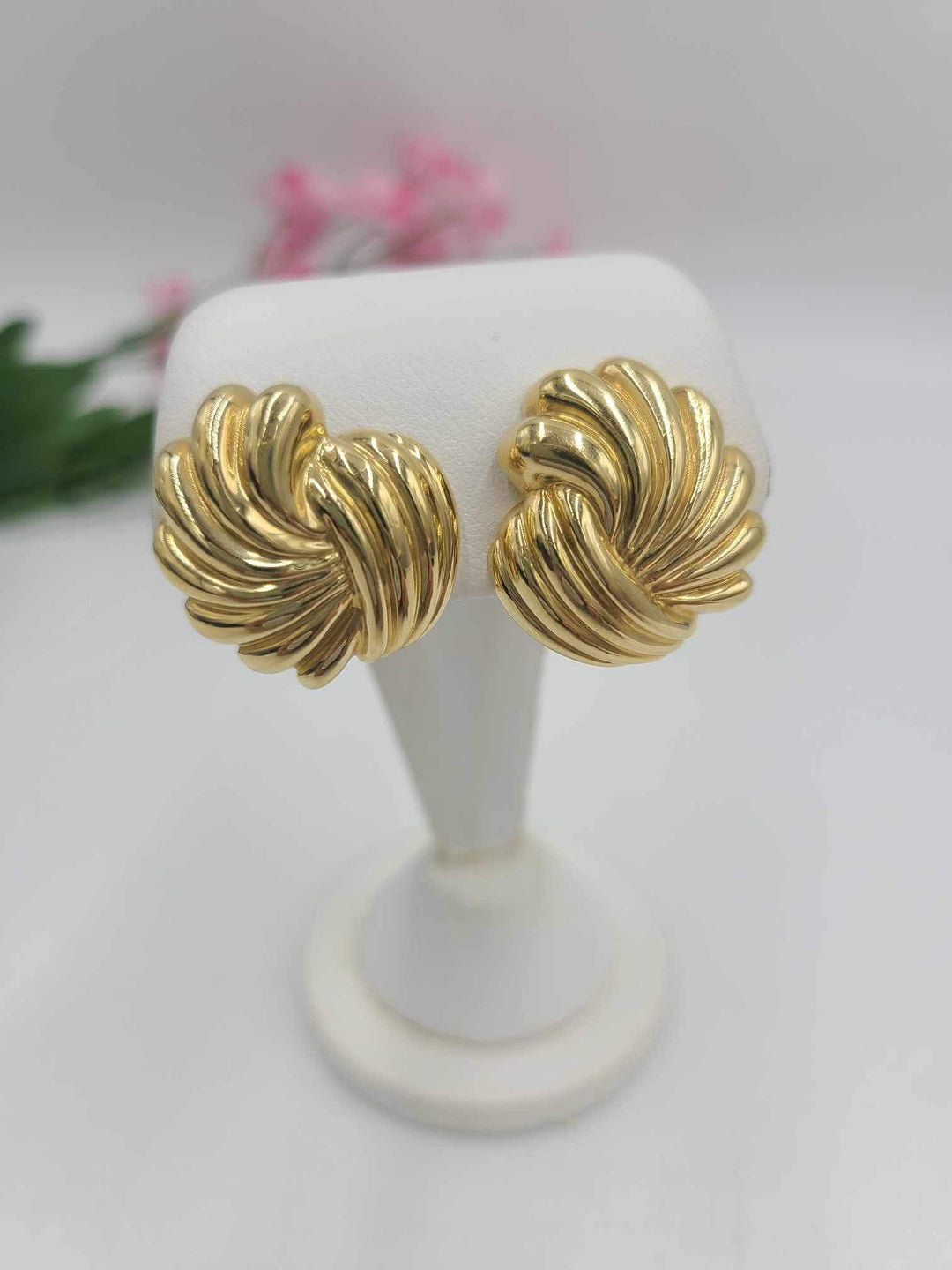 u166 Dankner Swirl 14kt Yellow Gold Earrings