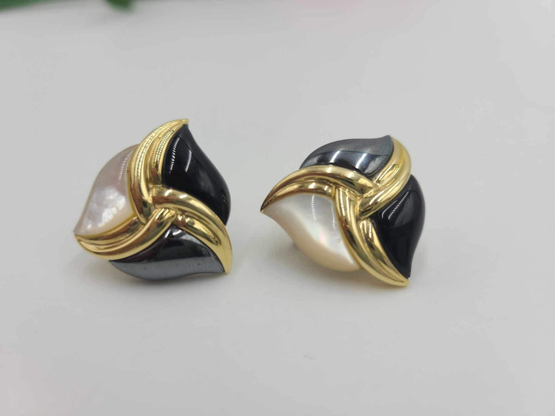 u167 Beautiful 14kt Yellow Gold Mother of Pearl Onyx Marcasite Earrings