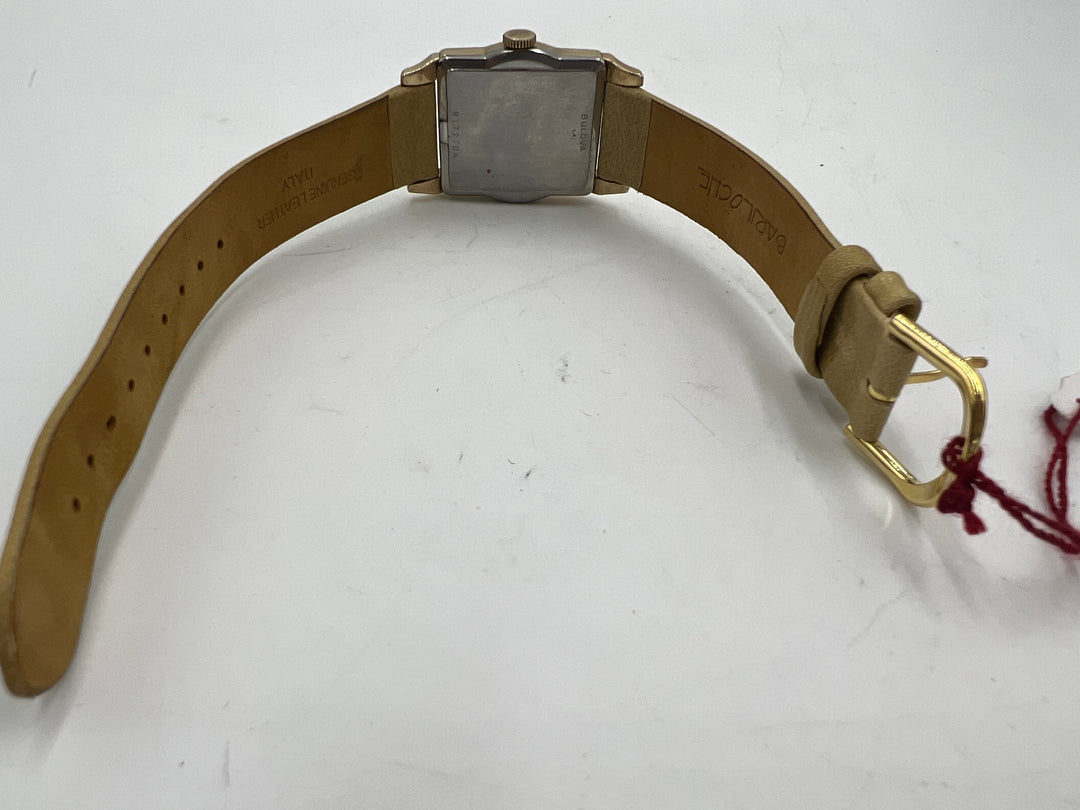 u193 Bulova 1960s Manual Wind Gold Tone Wrist Watch