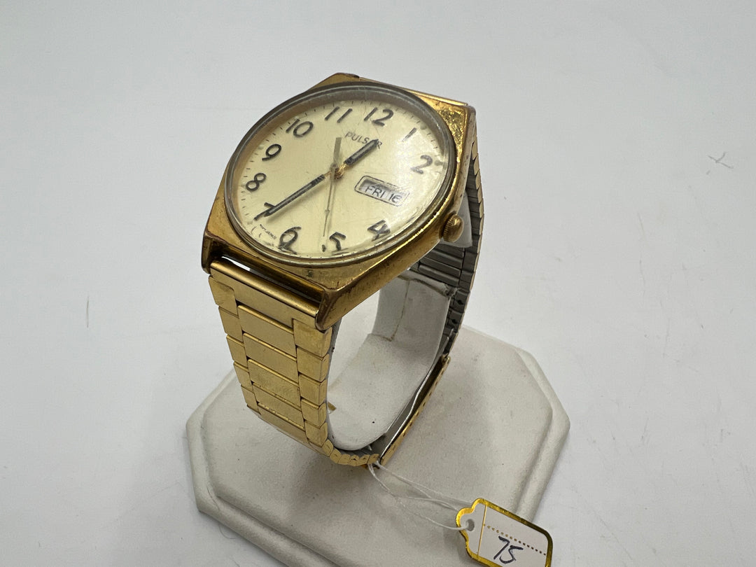 u205 Pulsar Day Date Gold Tone Quartz Wrist Watch