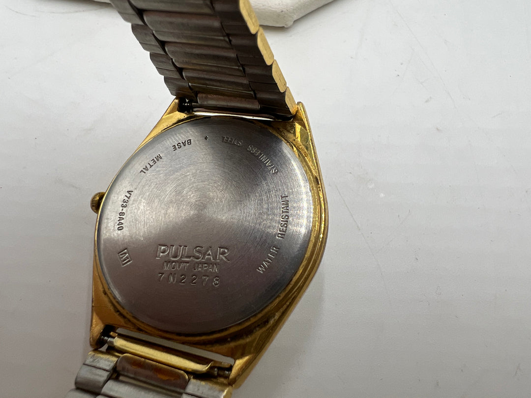 u205 Pulsar Day Date Gold Tone Quartz Wrist Watch