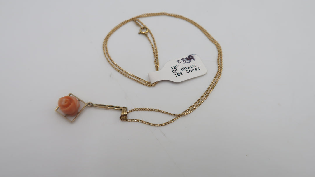 t541 18" Gold Filled Chain with 10k Coral Pendant Necklace