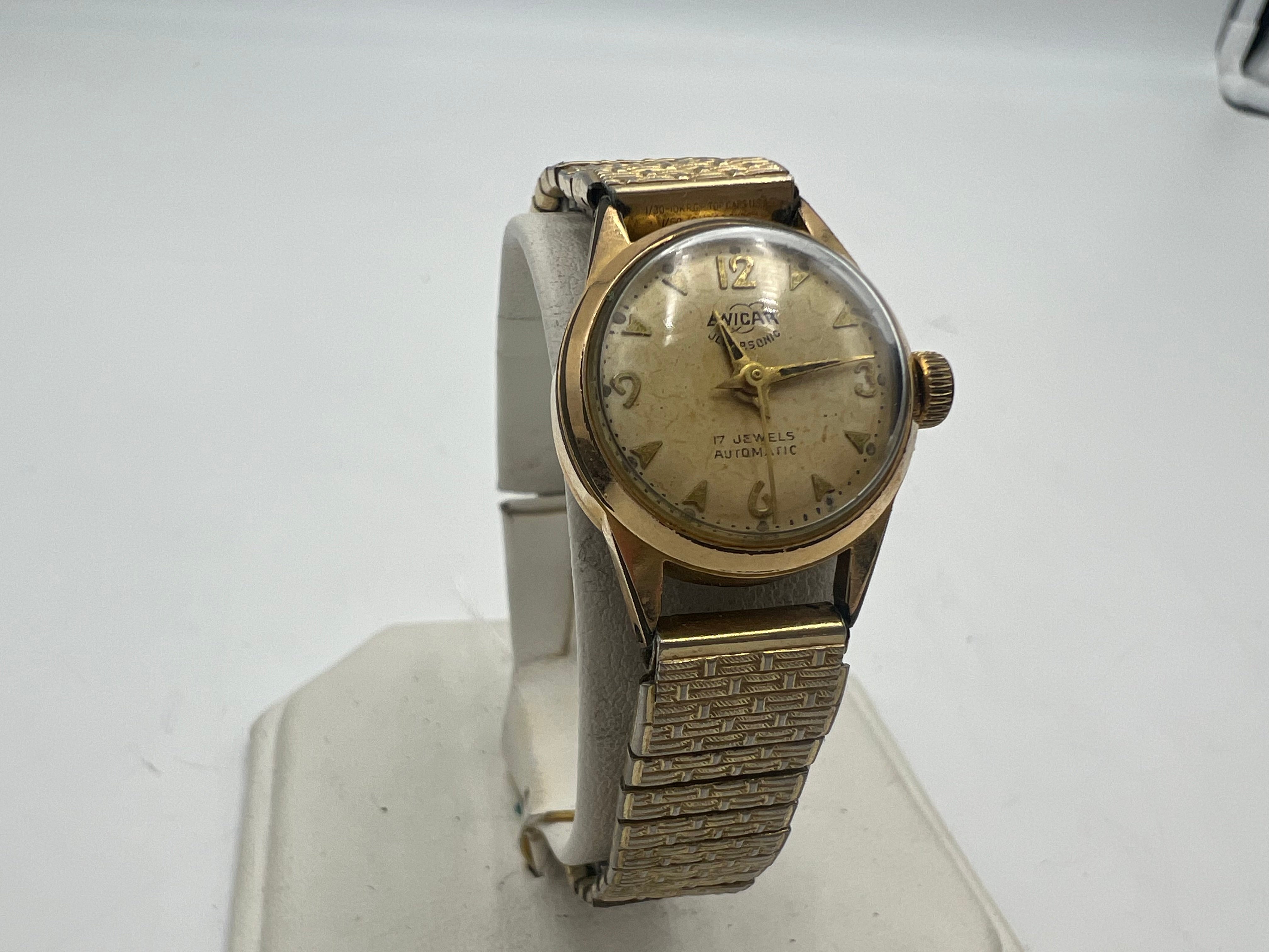 Good Vintage ENICAR 17 Jewel Watch womens