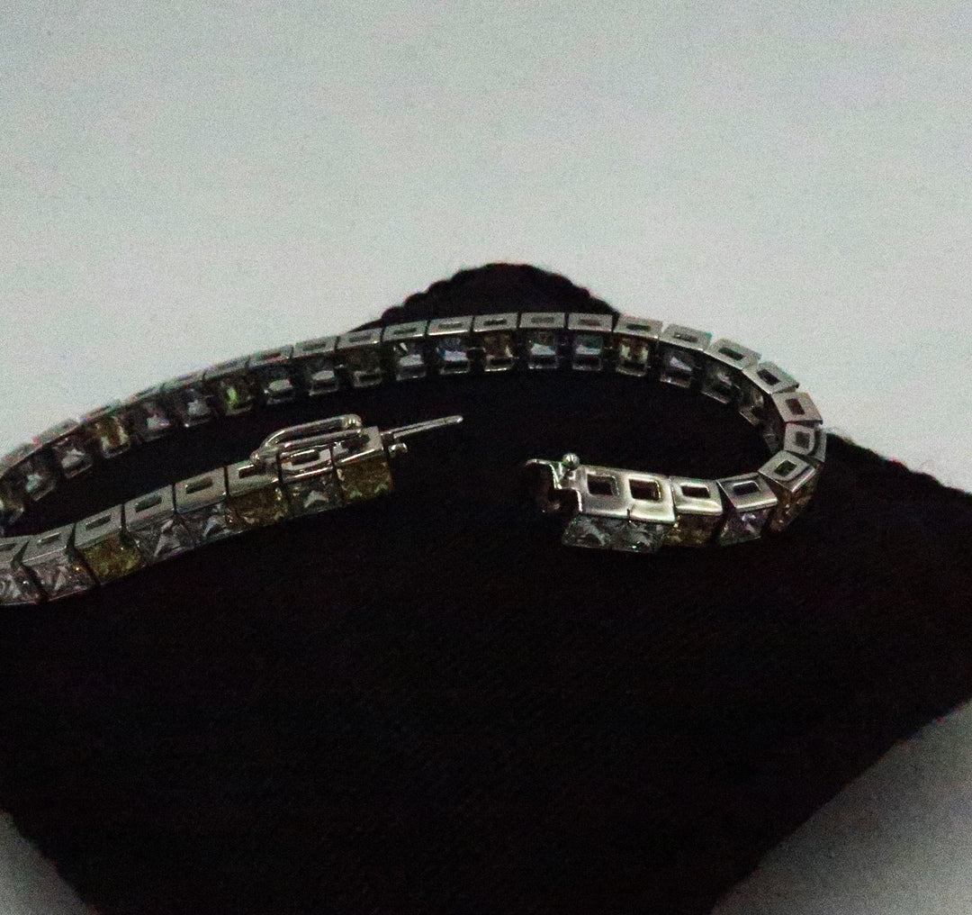 k430 Beautiful Sterling Silver Bracelet with Clear and Amber Glass Stones