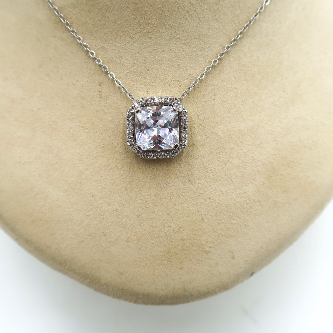 k431 Beautiful Silver Tone Necklace with Square Crystal Halo Pendant