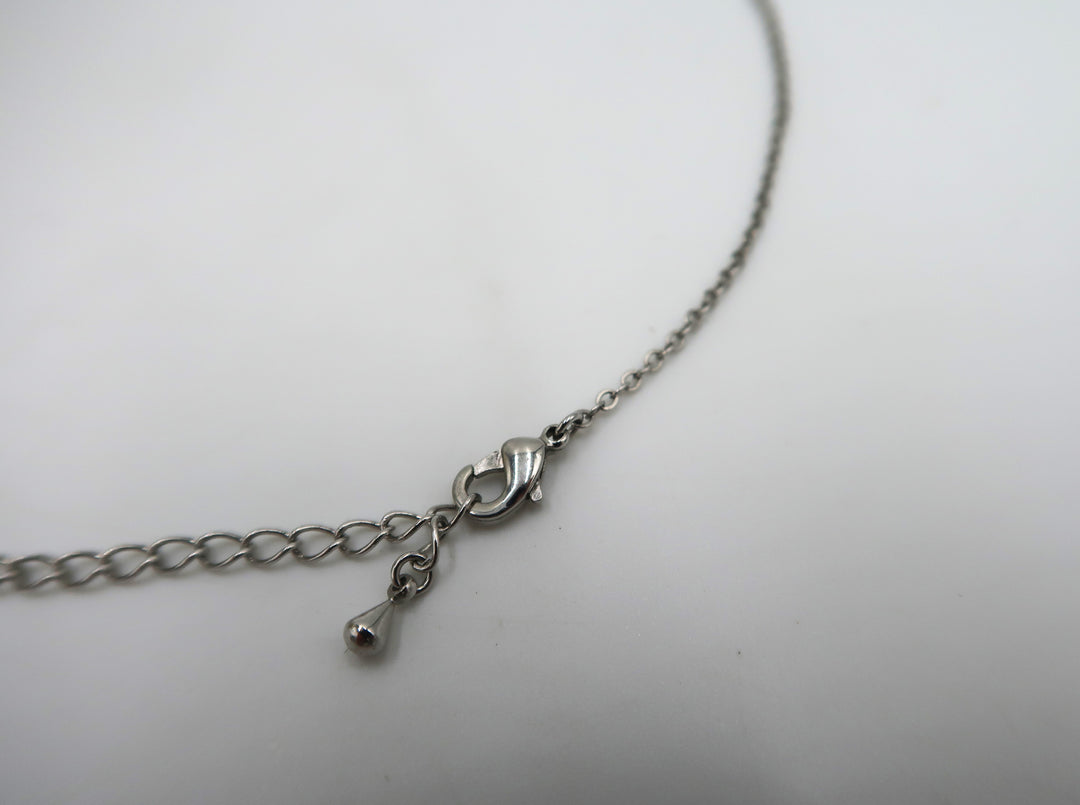 k431 Beautiful Silver Tone Necklace with Square Crystal Halo Pendant