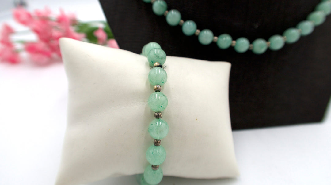 u165 Beautiful Green Colored Glass Bead Necklace & Bracelet