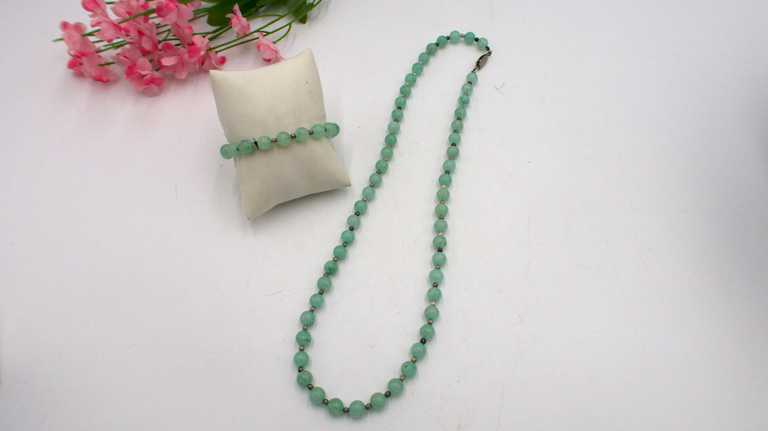 u165 Beautiful Green Colored Glass Bead Necklace & Bracelet