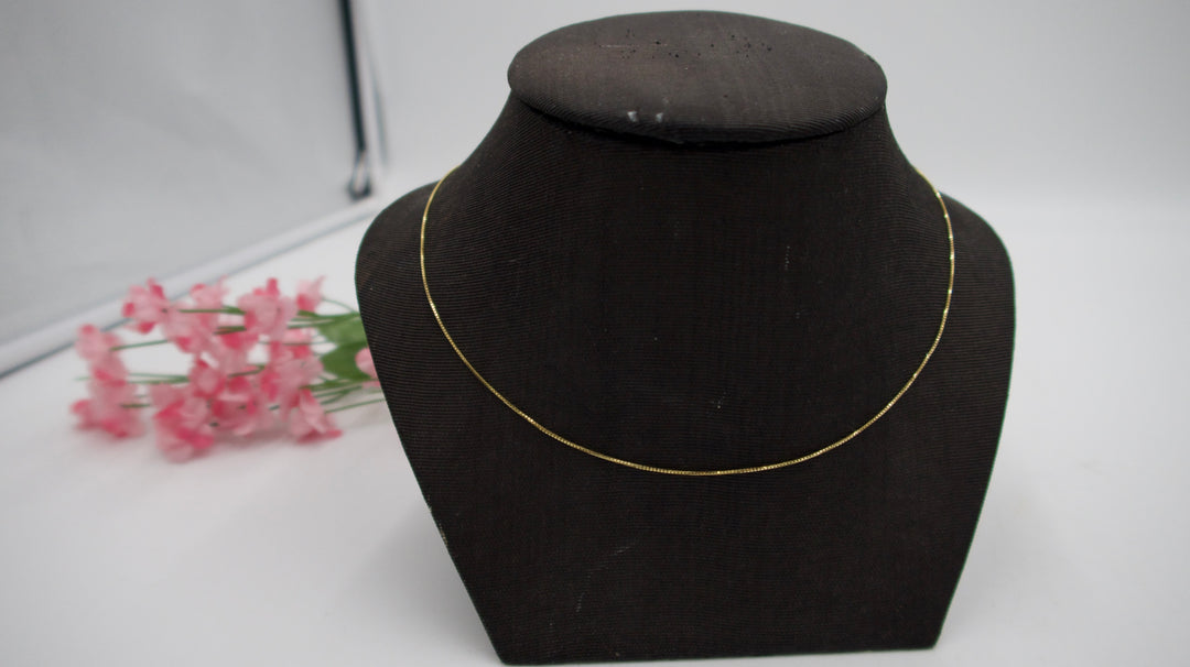 u169 Beautiful 14kt Yellow Gold 24 inch Box Chain Necklace