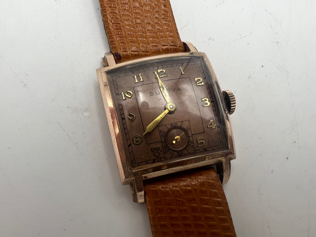 u249 Bulova 1940s 14k Gold Small Seconds Wrist Watch