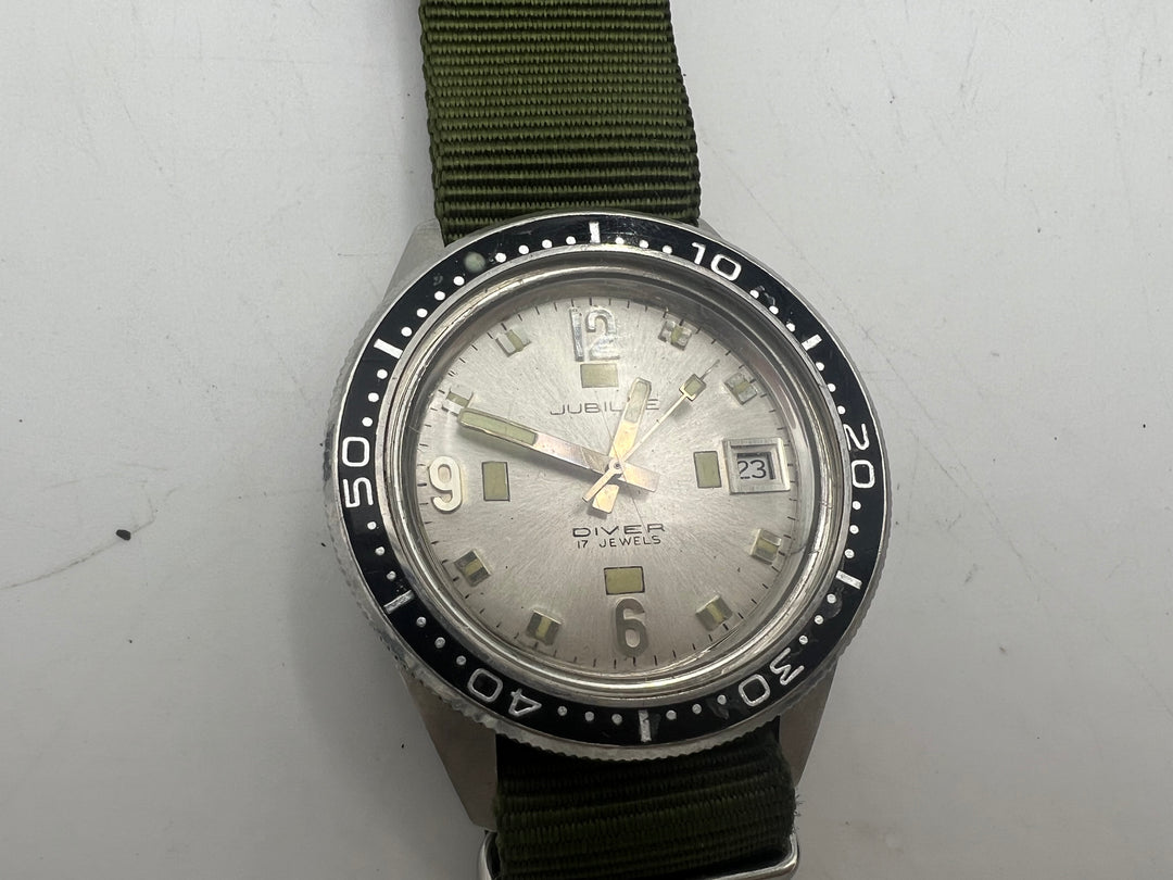 u251 Jubilee Diver Manual Wind 17 Jewel Date Watch