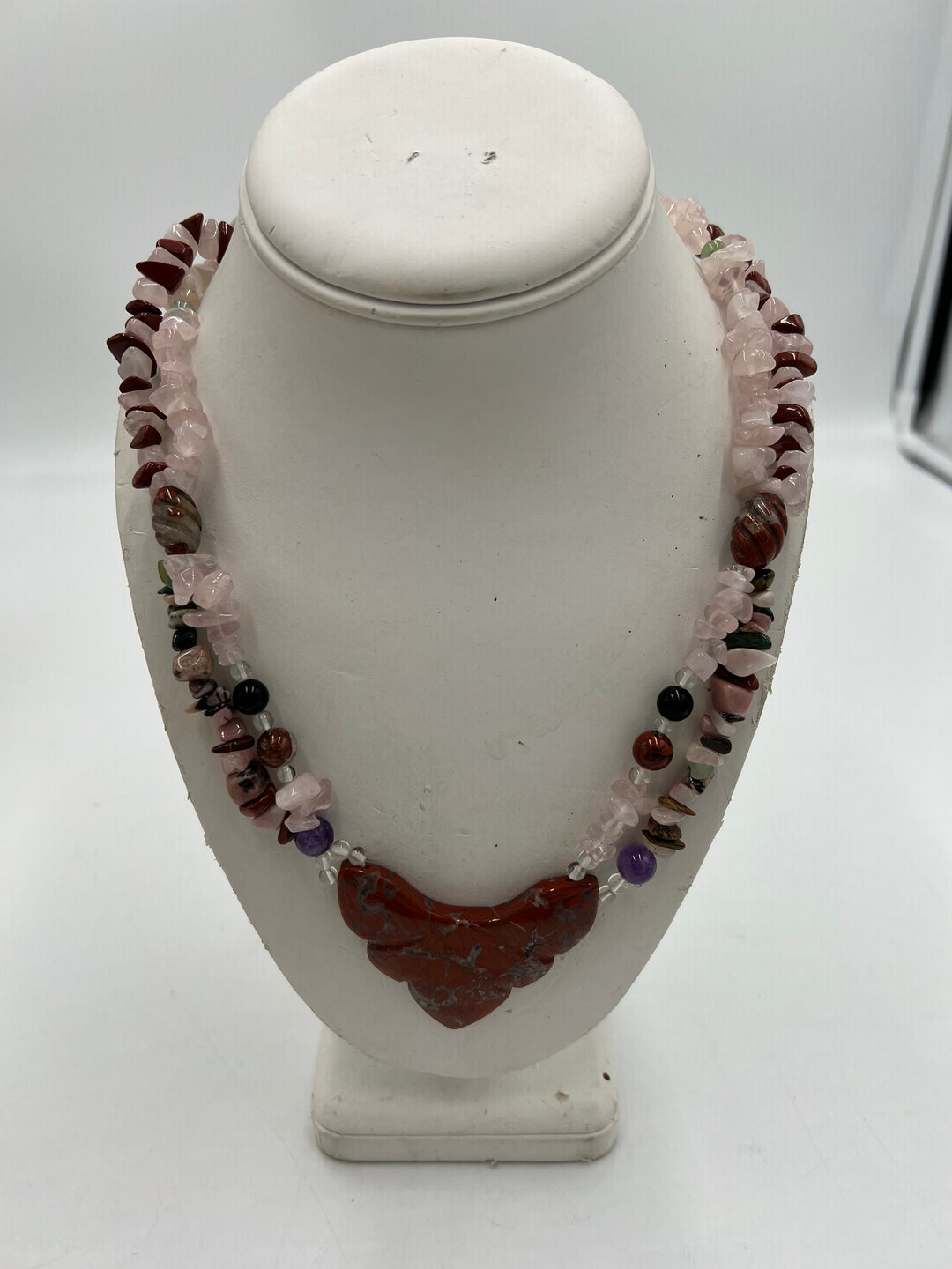 t683 Beautiful Red Jasper Stoned Necklace