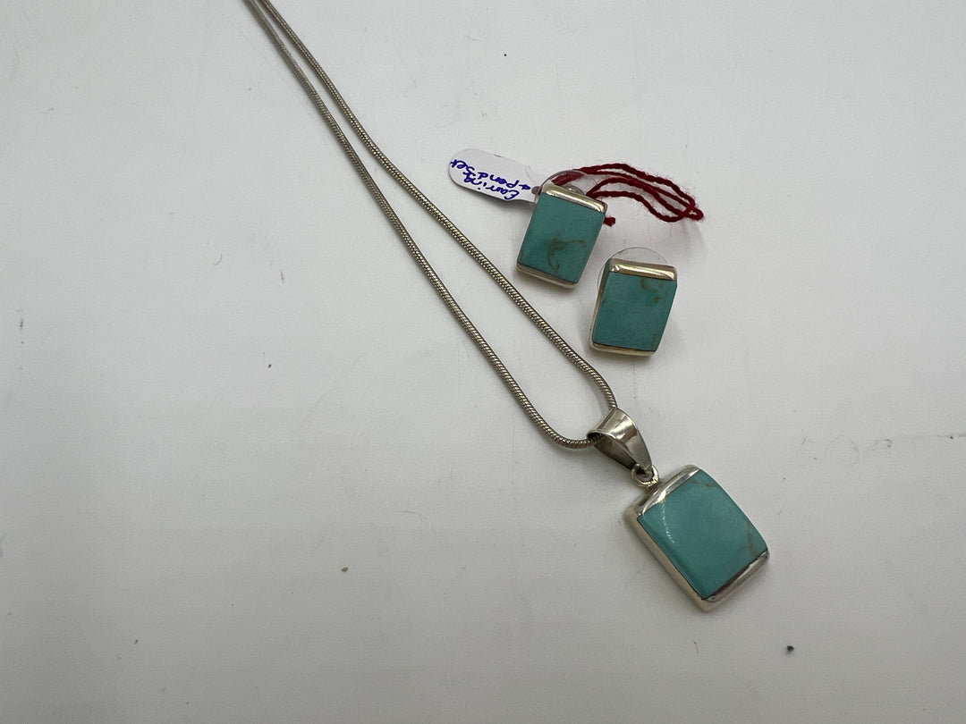 t714 Unique Turquoise and Silver Earring and Necklace Set