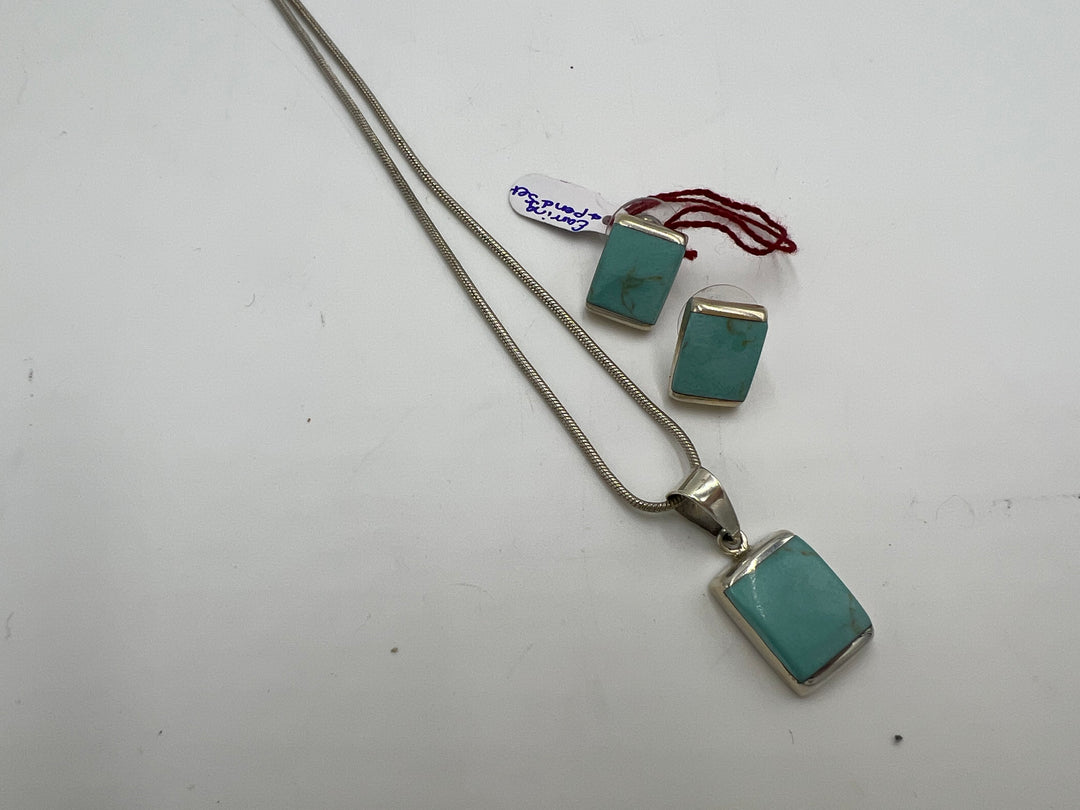 t714 Unique Turquoise and Silver Earring and Necklace Set