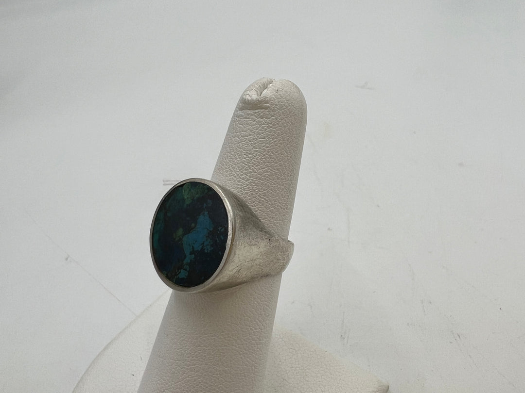 t762 Unique Sterling Silver and Synthetic Stone Ring