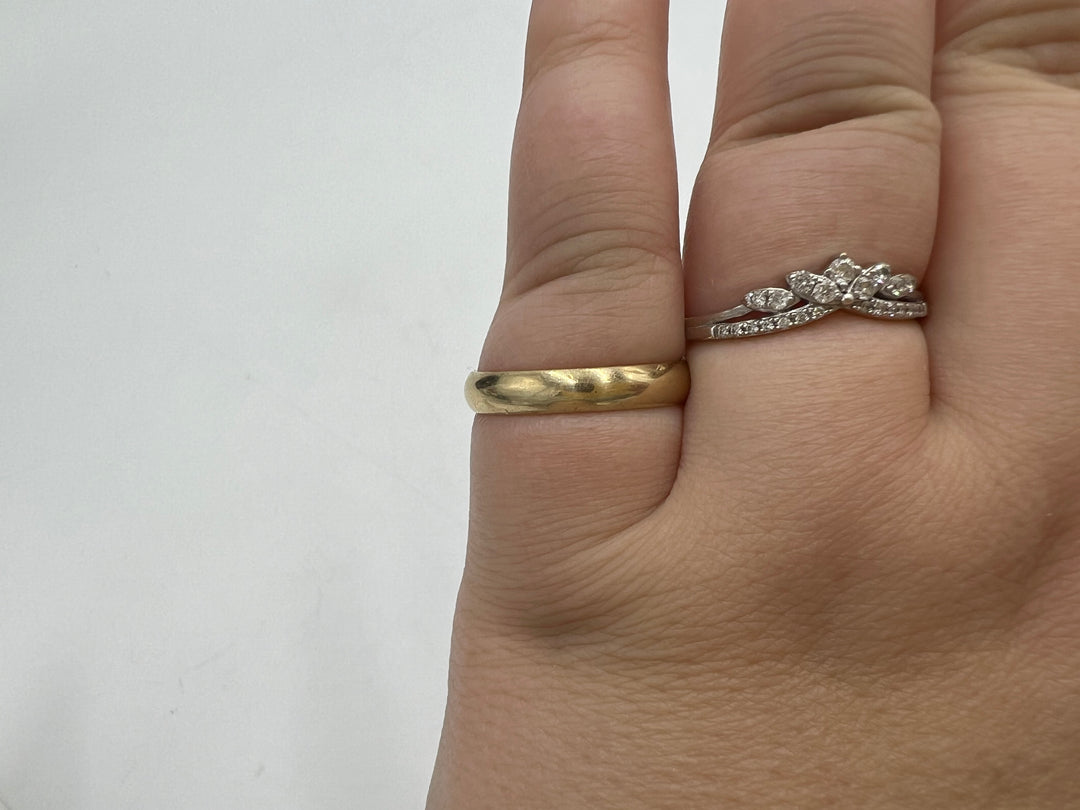 t772 Unique Yellow Gold Wedding Band