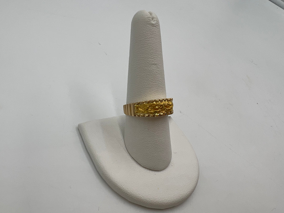 t777 Beautiful Yellow Gold Nugget Ring Size 9