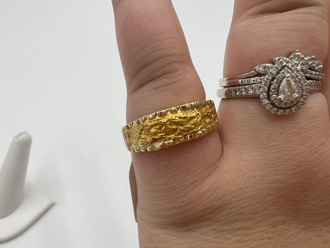 t777 Beautiful Yellow Gold Nugget Ring Size 9