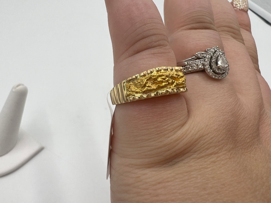 t777 Beautiful Yellow Gold Nugget Ring Size 9