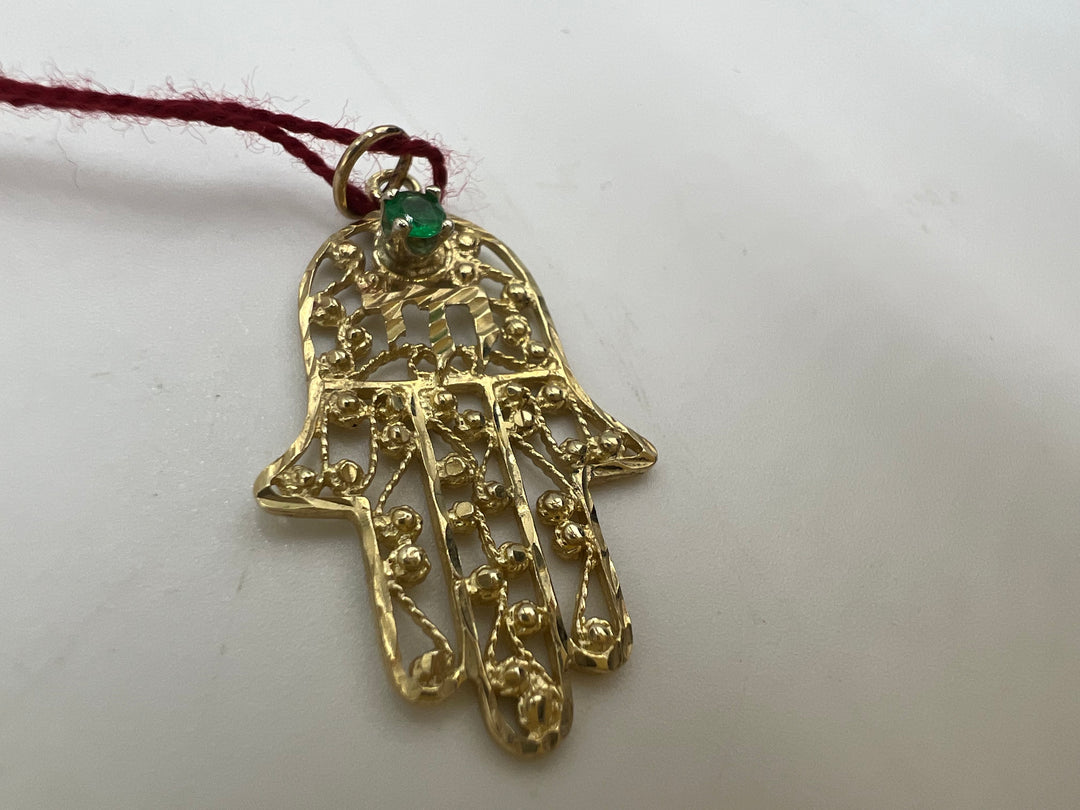 t778 Intricate Yellow Gold Chai Hamsa Pendant