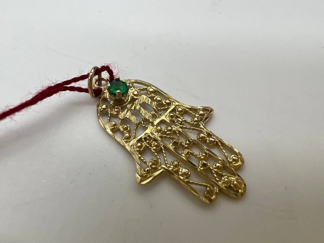 t778 Intricate Yellow Gold Chai Hamsa Pendant