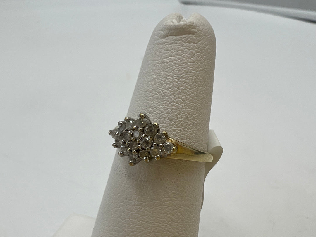 t784 Dainty Yellow Gold Diamond Engagement Ring