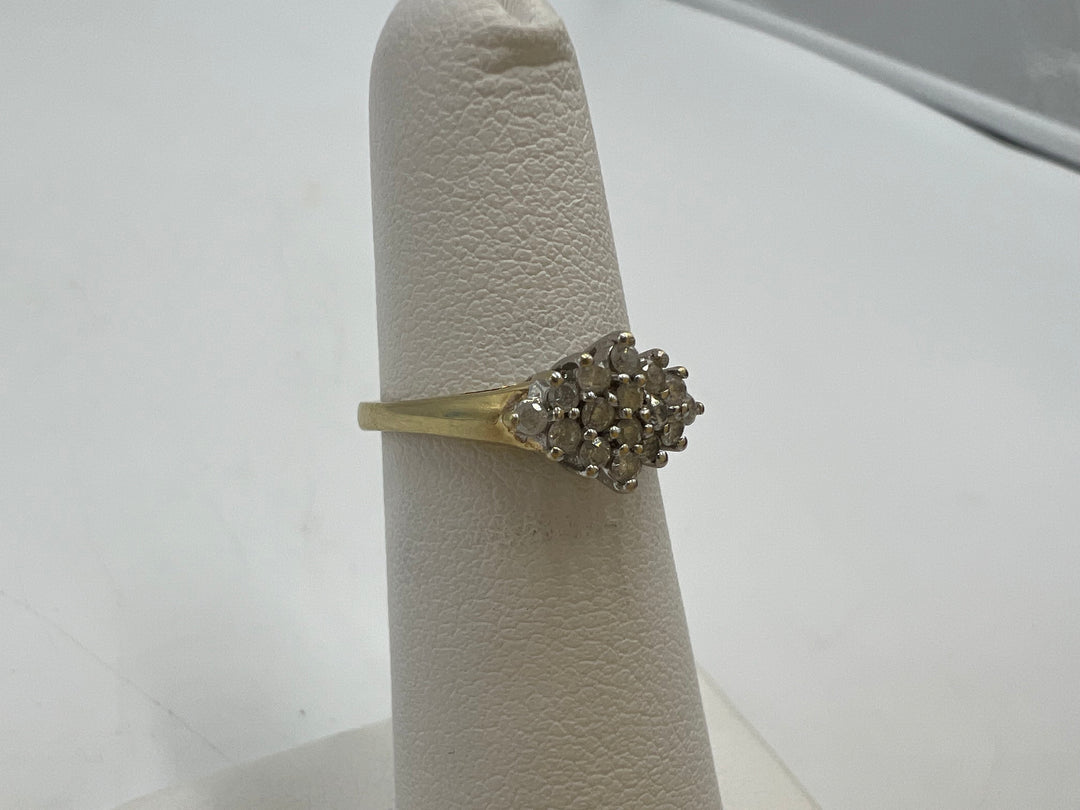 t784 Dainty Yellow Gold Diamond Engagement Ring