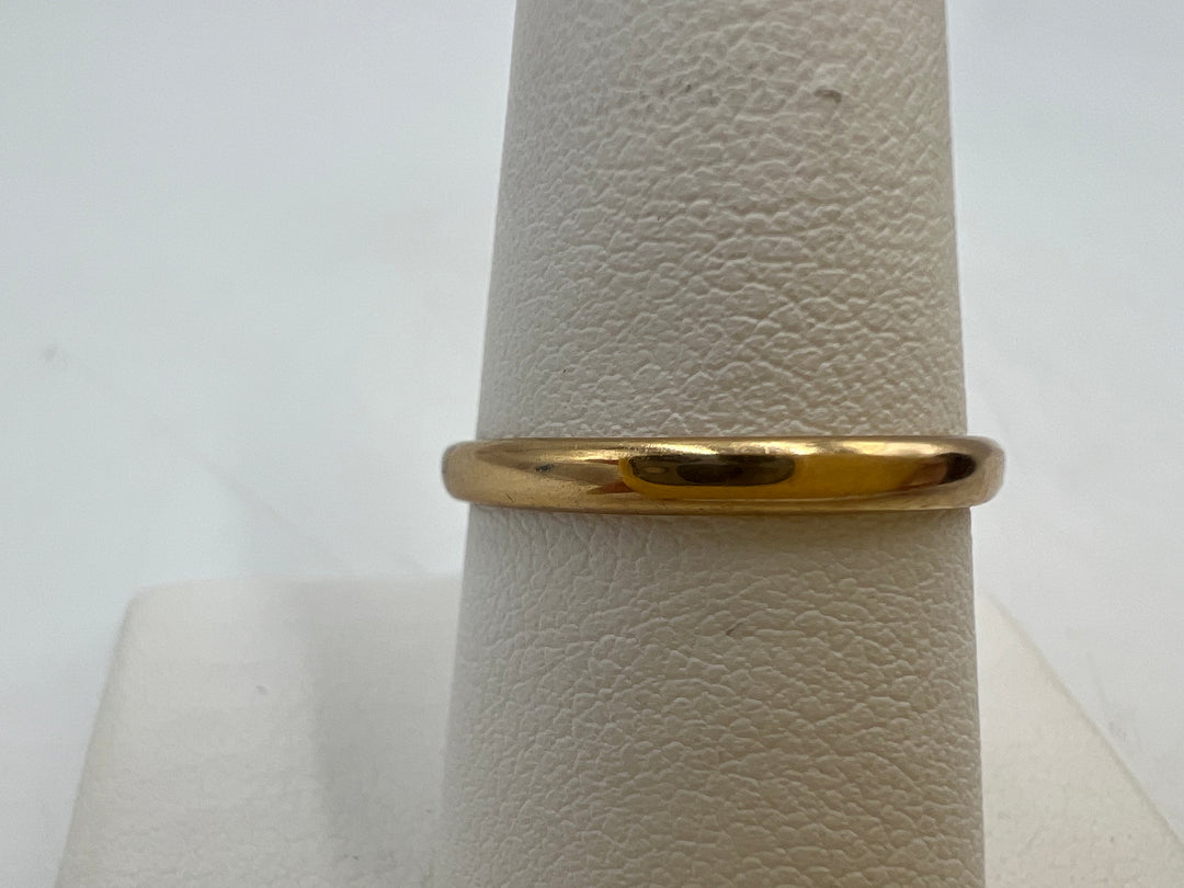 t786 Simplistic Yellow Gold Wedding Band Size 8.75