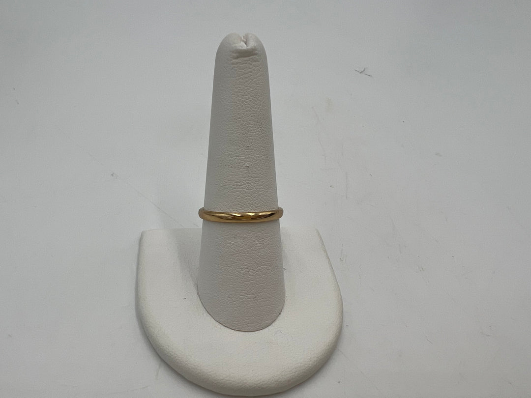 t786 Simplistic Yellow Gold Wedding Band Size 8.75