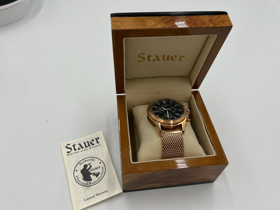 t821 Unique Stauer Jacques du Manoir Chronograph Wrist Watch