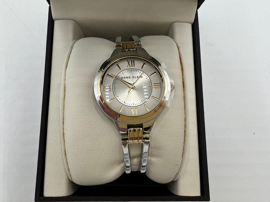 t823 Beautiful Anne Klein Ladies Wrist Watch