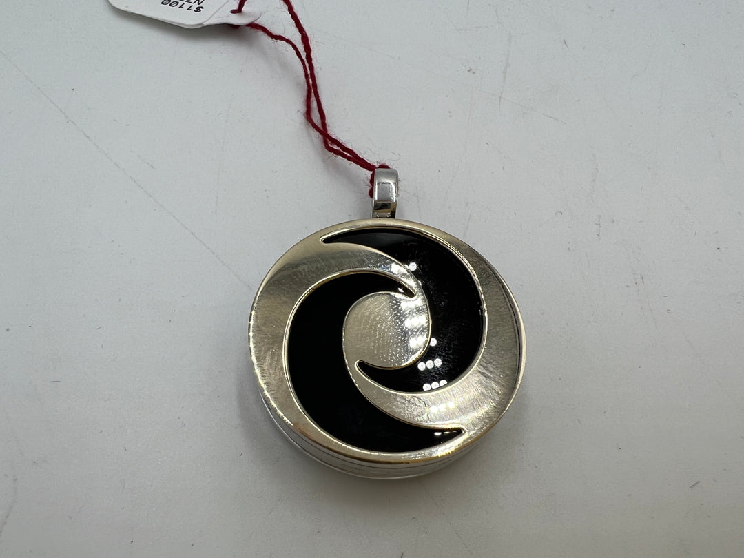 t827 Unique Bvlgari Yin Yang Illusion Spinning Pendant