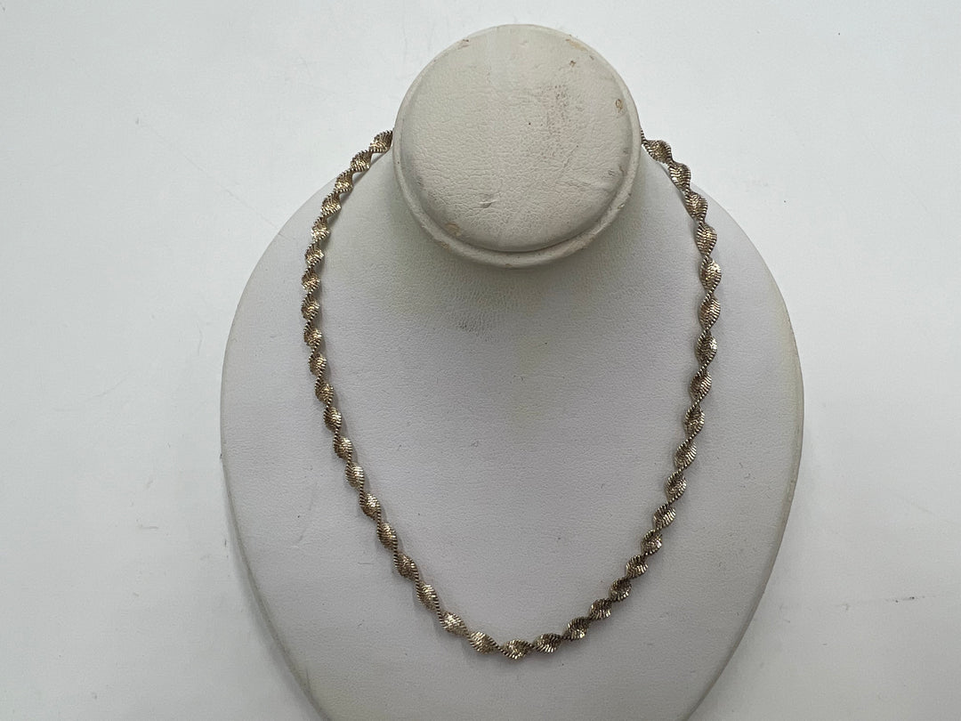 t835 Simplistic Sterling Silver Twist Chain