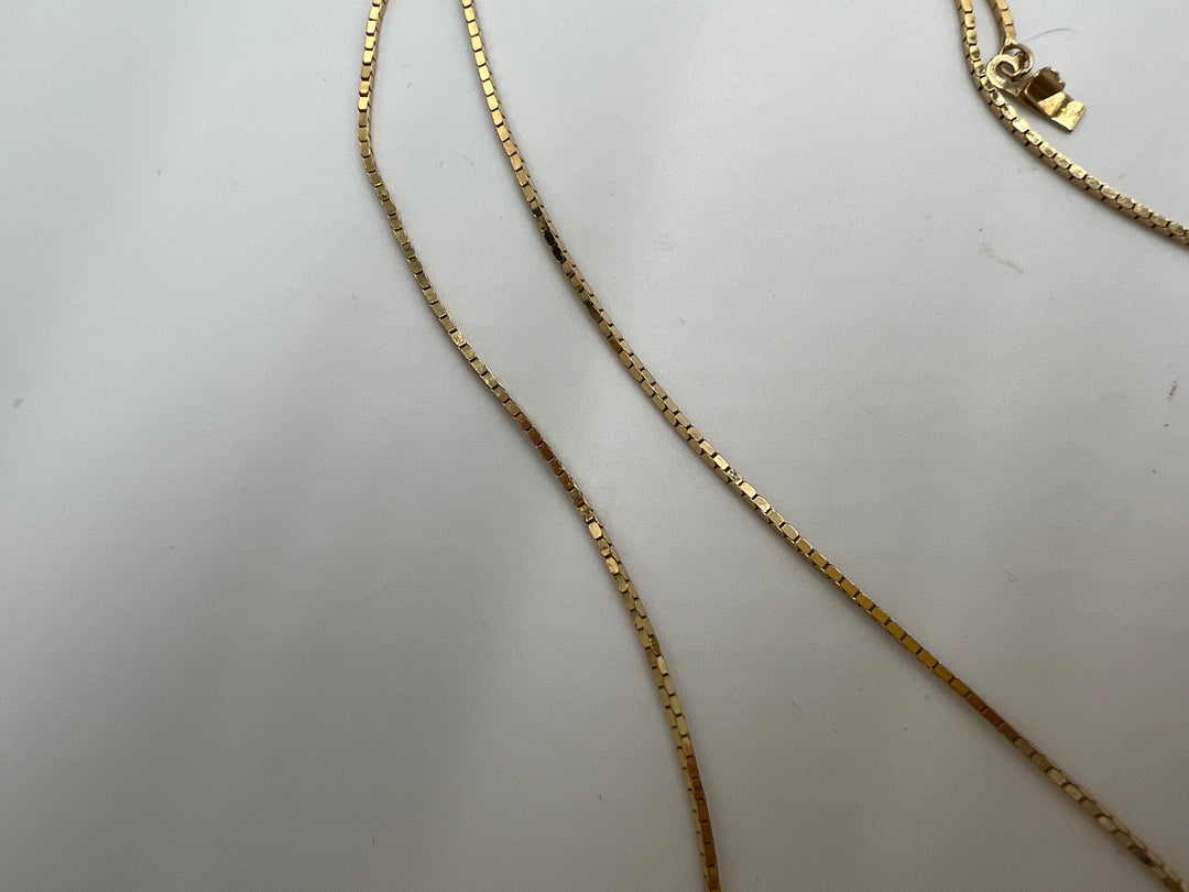 t838 Beautiful Yellow Gold Box Chain Necklace